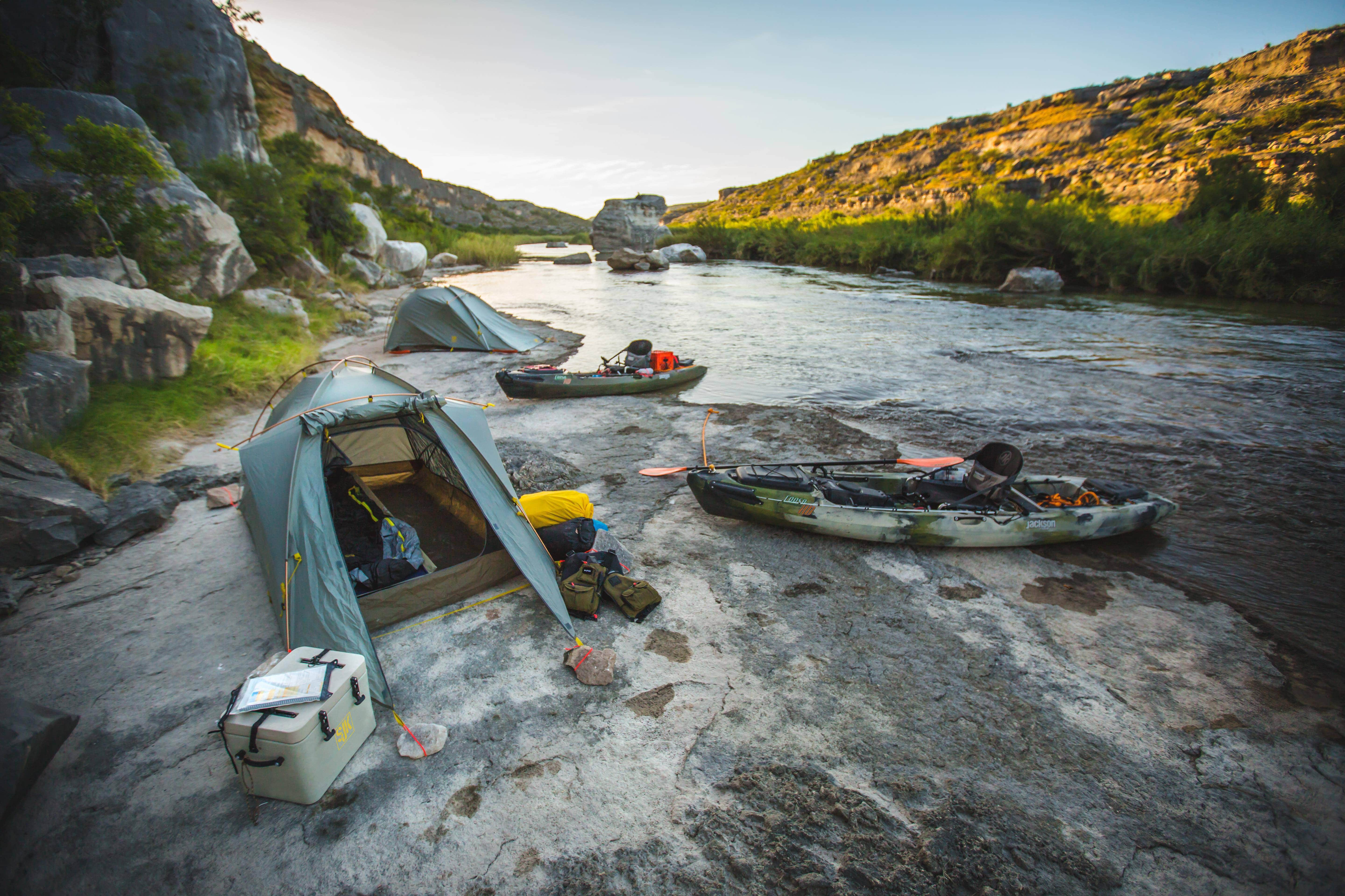 Tread  Tents Lead