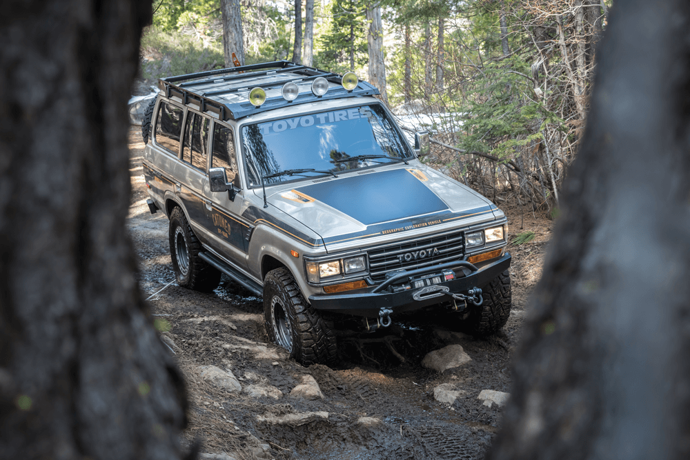 Toyota Land Cruiser FJ62 off-road terrain