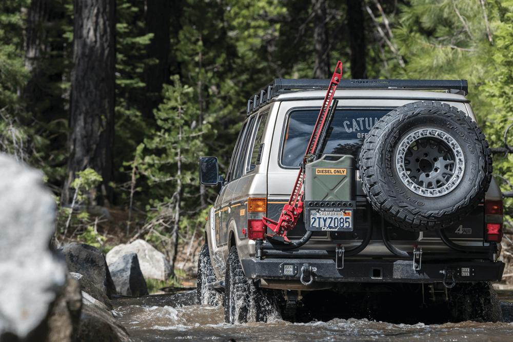 Toyota Land Cruiser FJ62 rear view