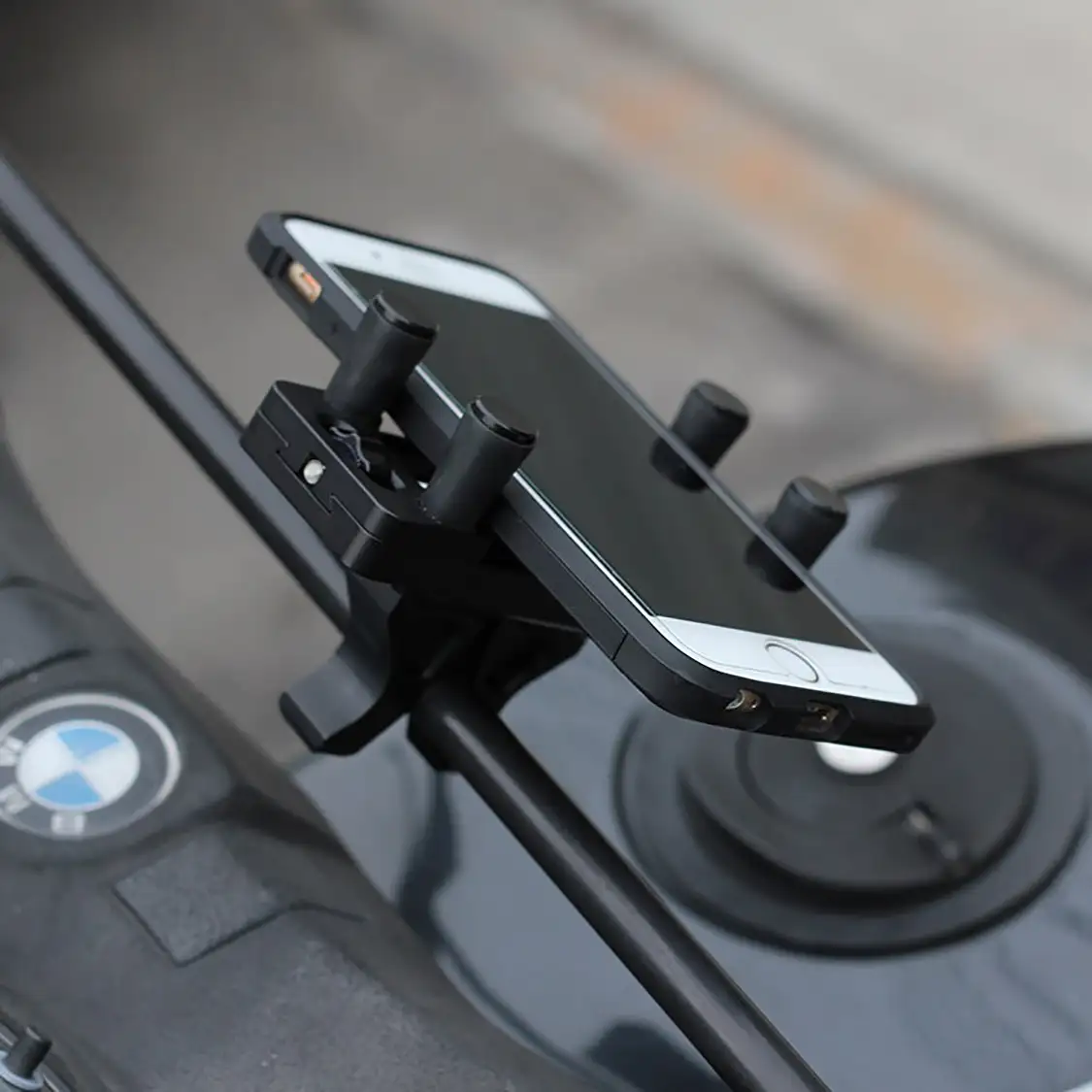 Hondo Garage Perfect Squeeze Mount