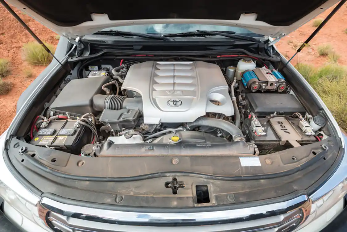 Under the hood you have a massive 5.7L V8, dual batteries and an ARB Twin Compressor