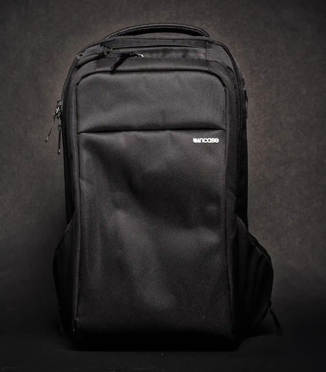 Incase Icon backpack black front
