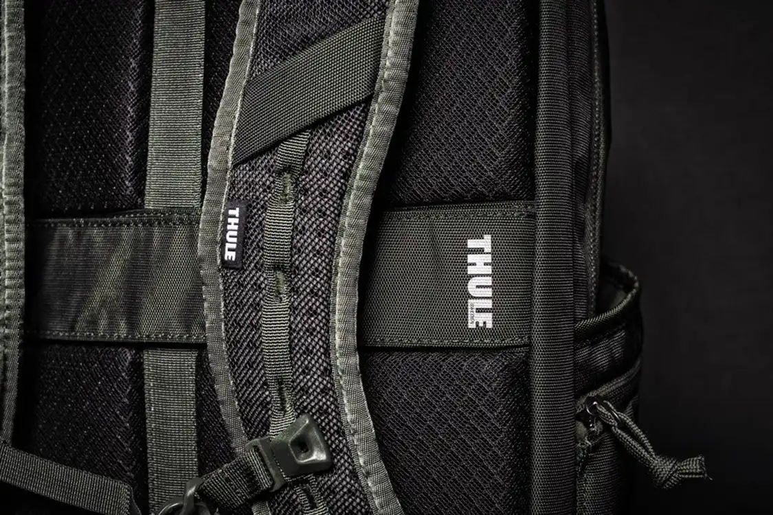 Thule Subterra side pocket