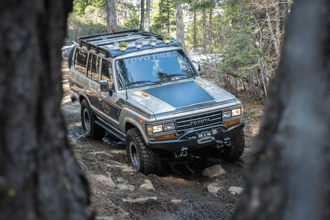 Toyota Land Cruiser FJ62 off-road terrain