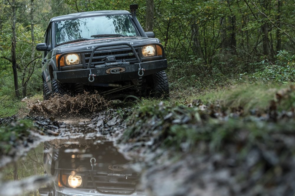 Land Rover Discovery driving