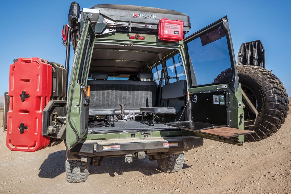 Land Cruiser Troopy rear jump seats