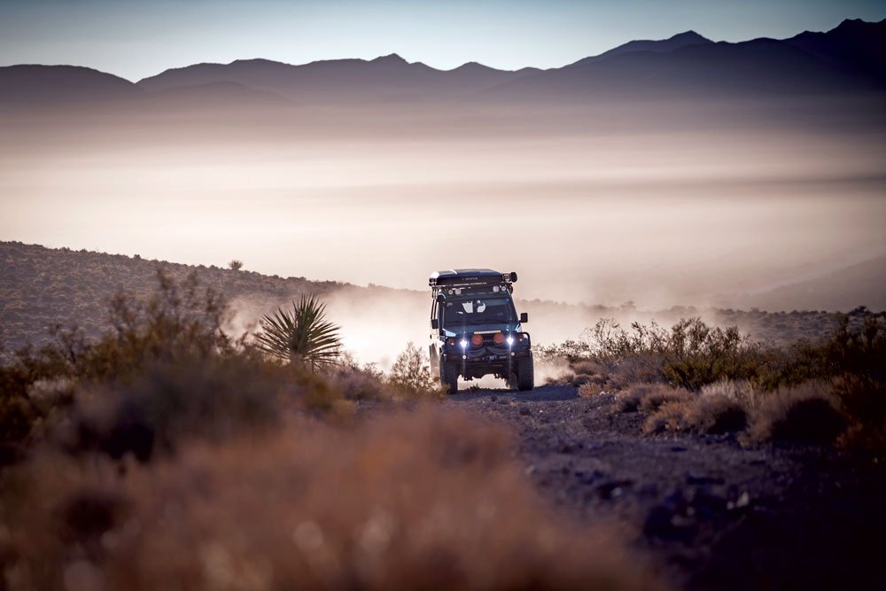 Land Cruiser Troopy driving off-road