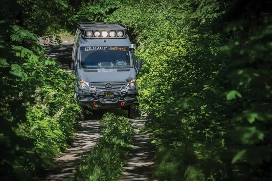 Iglhaut Allrad Sprinter van driving
