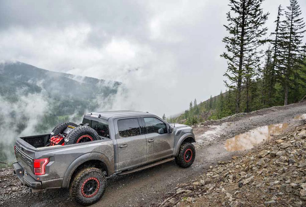 2018 Ford Raptor Supercrew dual exhausts