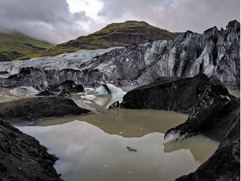 Hiking the Vatnajökull glacier