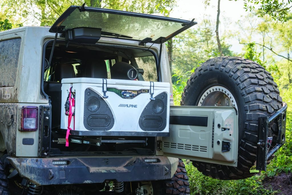 Rear details to complete this Jeep JKU