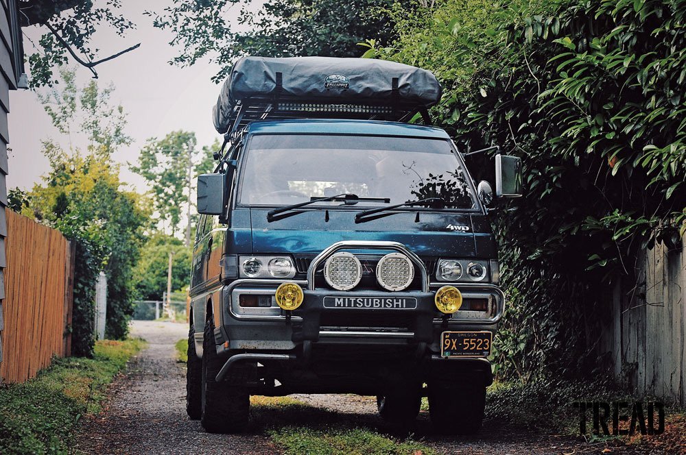 1993 Mitsubishi Delica with rooftop tent