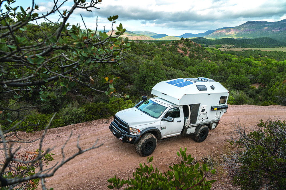 Hard-sided camper-flatbed 