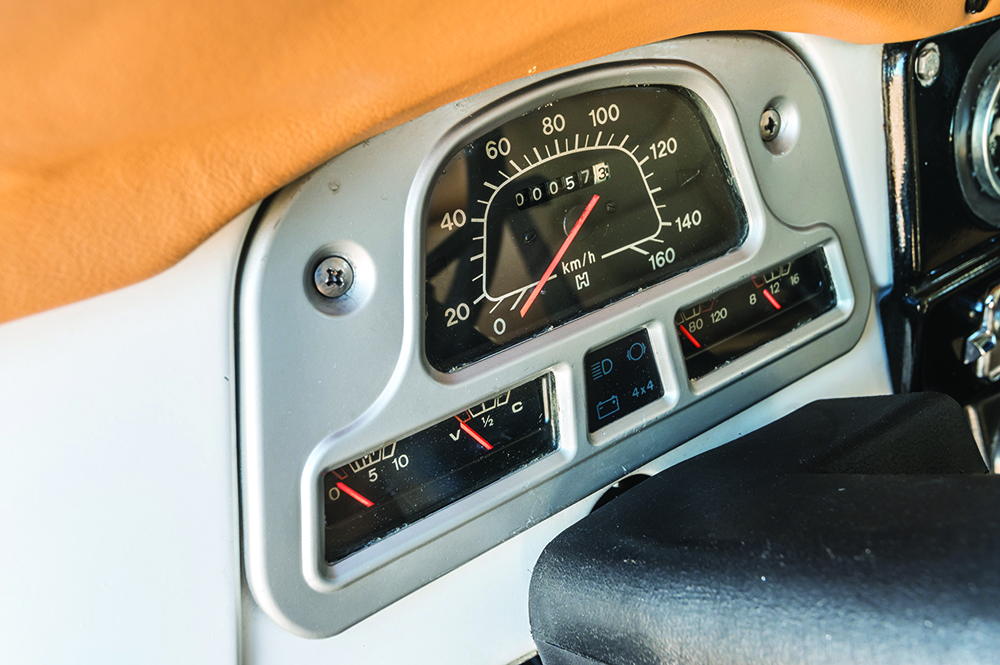 The old school gauges on the Bandeirante's dash.