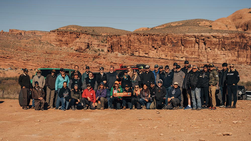 Over 40 Tread Lightly! volunteers pose for a photo.