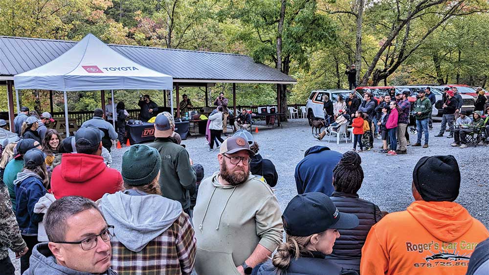 Destination Outdoor crowd together
