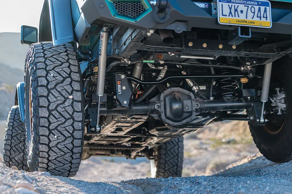 A Lynx 2.5-inch suspension lift from the rear of the JTe as it heads downhill.