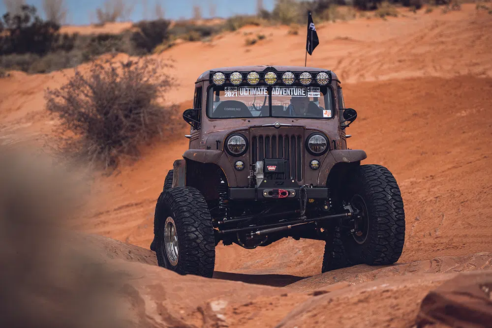 The custom 3-link suspention up front
