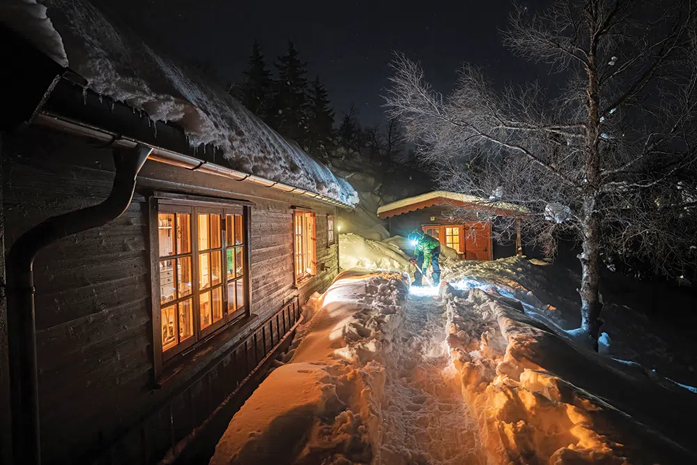 Lisa and Jason get snug as a bug in Espen and Malin’s cozy log cabin