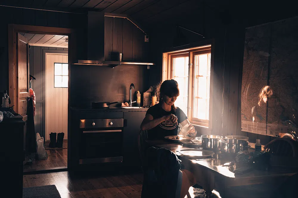 Lisa breaks fast before a sunrise