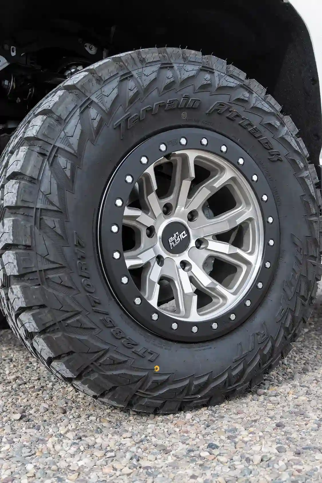 AMP Terrain Attack RTs in 275/85R17